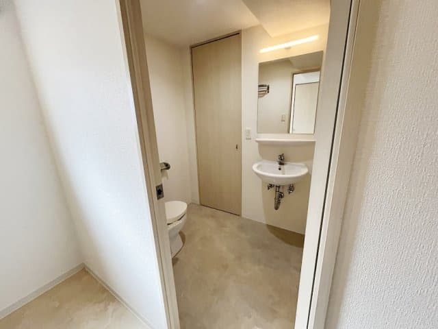 Room image 13