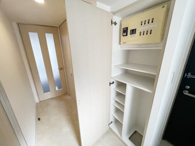 Room image 16
