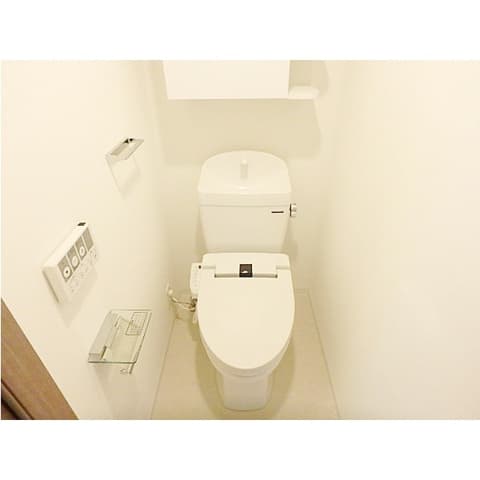 Room image 8