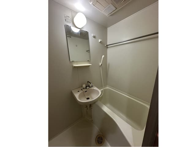 Room image 10