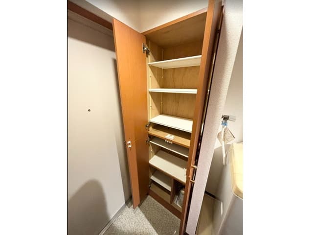 Room image 14