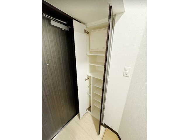 Room image 16