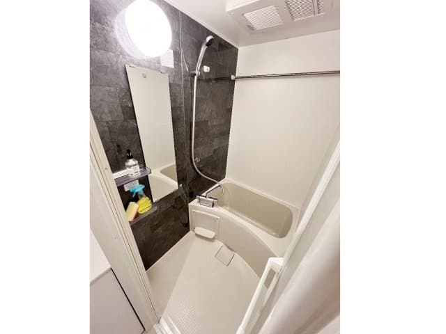 Room image 11