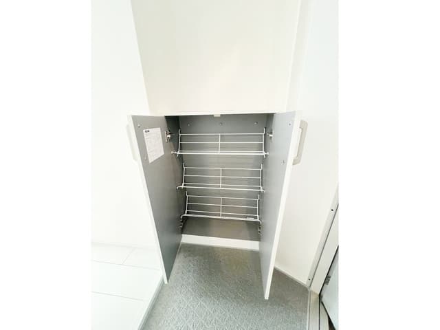 Room image 8