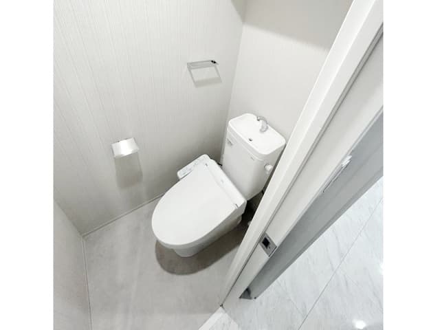 Room image 8