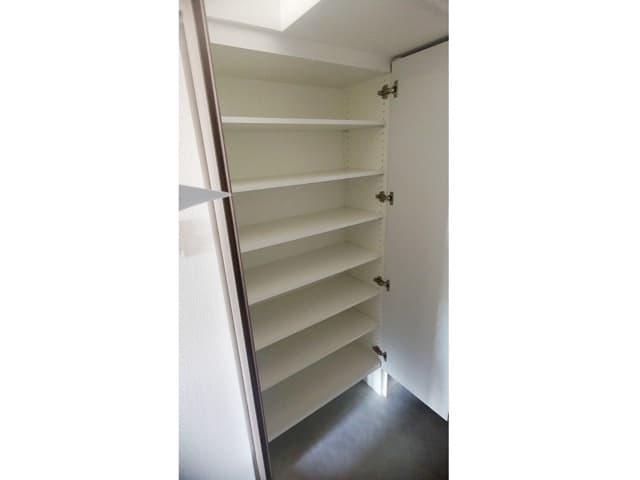Room image 13