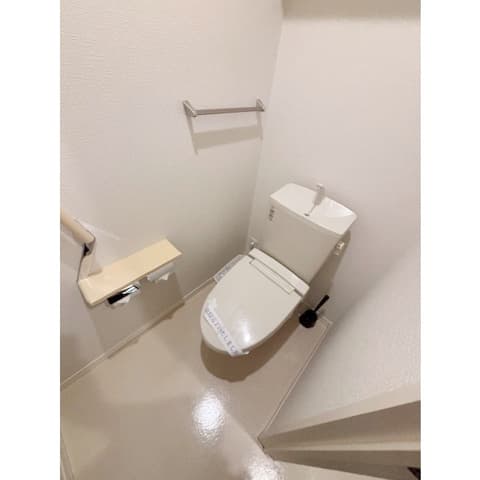 Room image 9