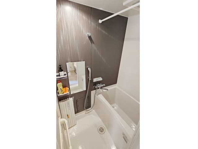 Room image 8