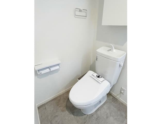 Room image 8
