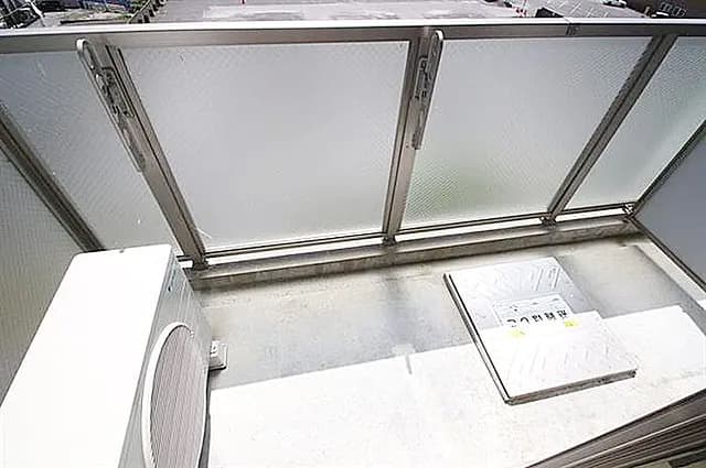 Room image 12