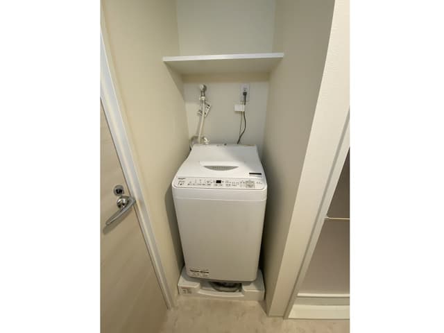 Room image 11