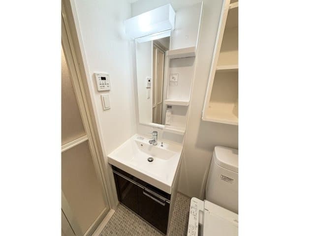 Room image 10