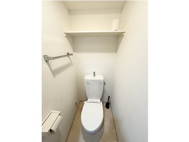 Room image 11