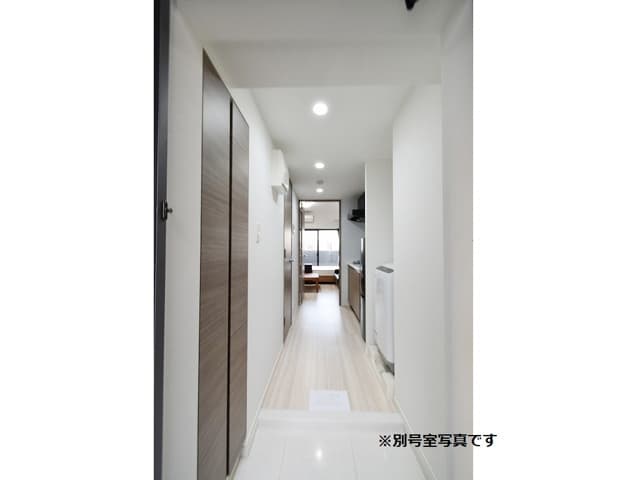 Room image 12