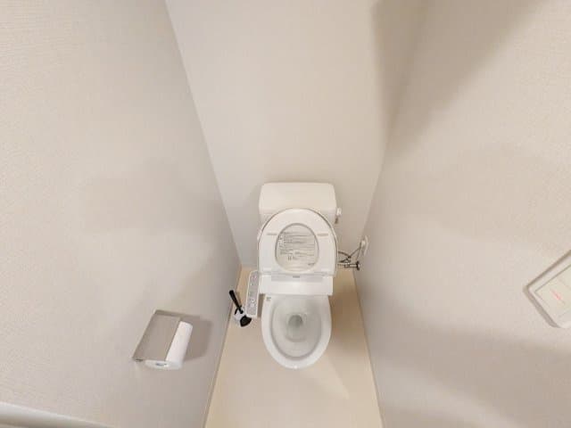 Room image 8