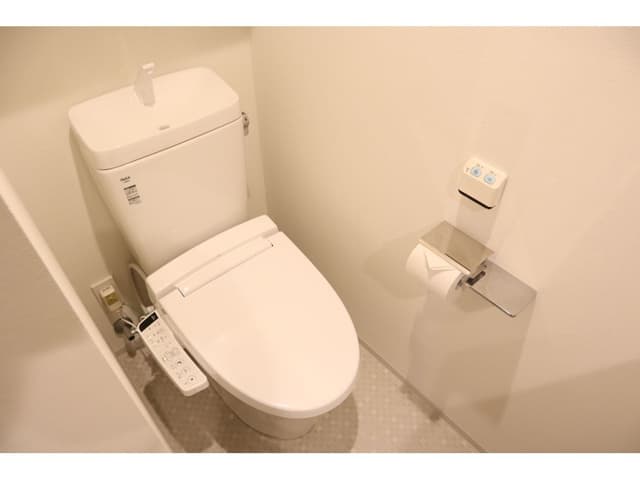 Room image 8