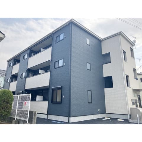 Main exterior of River View Uchikoshi