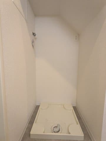 Room image 12