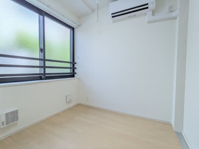 Room image 15