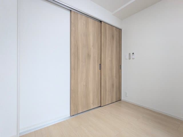 Room image 16