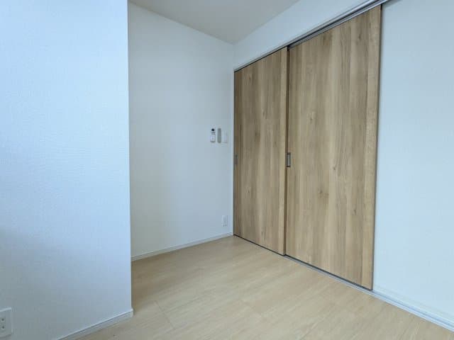 Room image 16