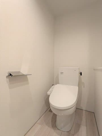 Room image 8