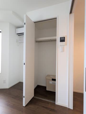 Room image 11
