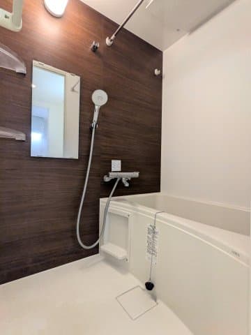 Room image 8