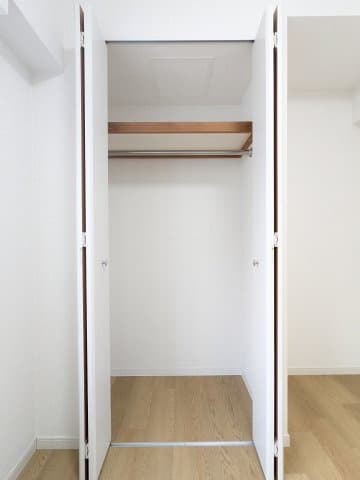Room image 12