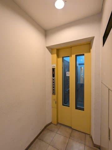 Room image 16