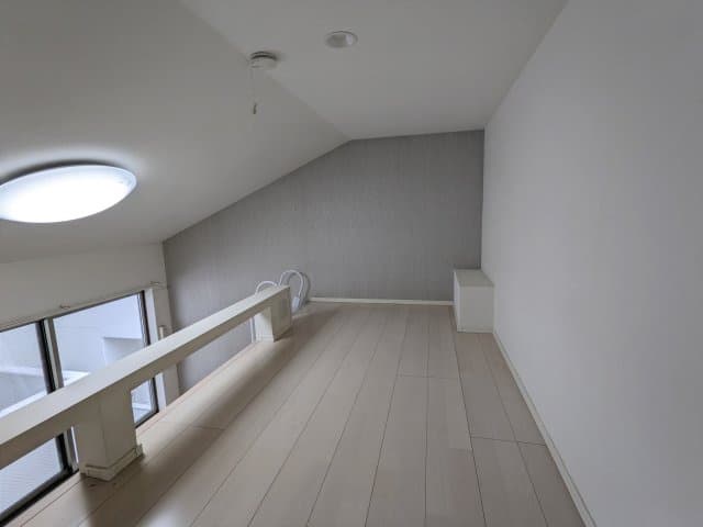 Room image 8