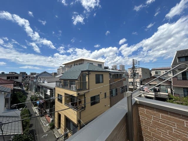 Room image 12
