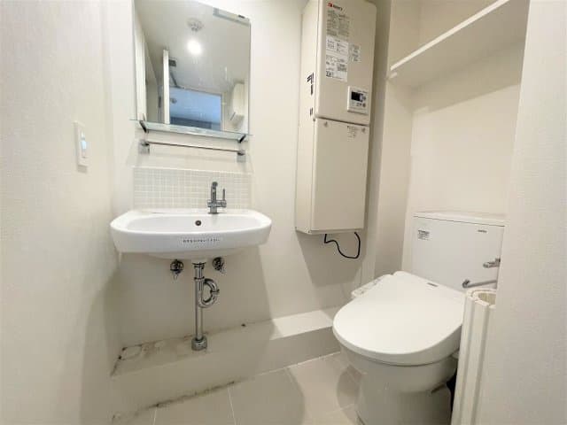 Room image 8