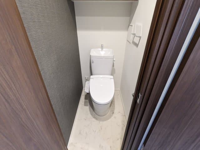 Room image 8
