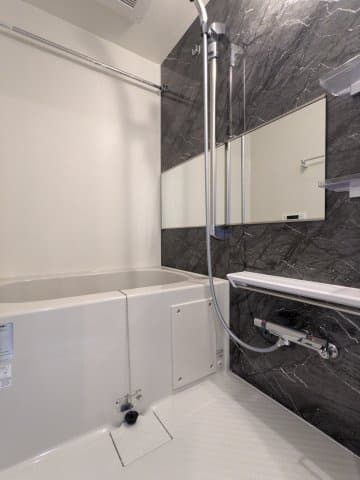 Room image 11
