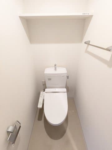 Room image 8