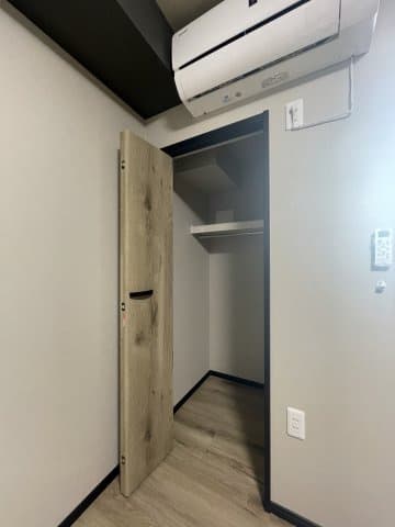 Room image 11