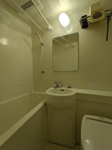 Room image 8