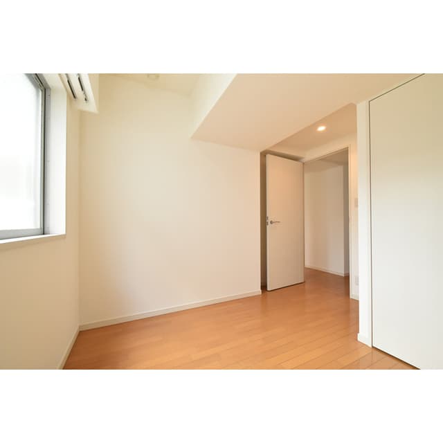 Room image 14
