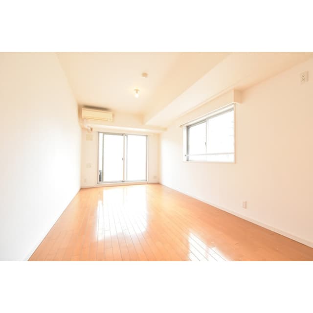 Room image 15