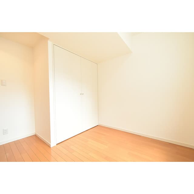 Room image 16
