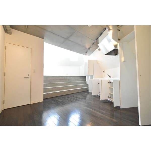 Room image 13