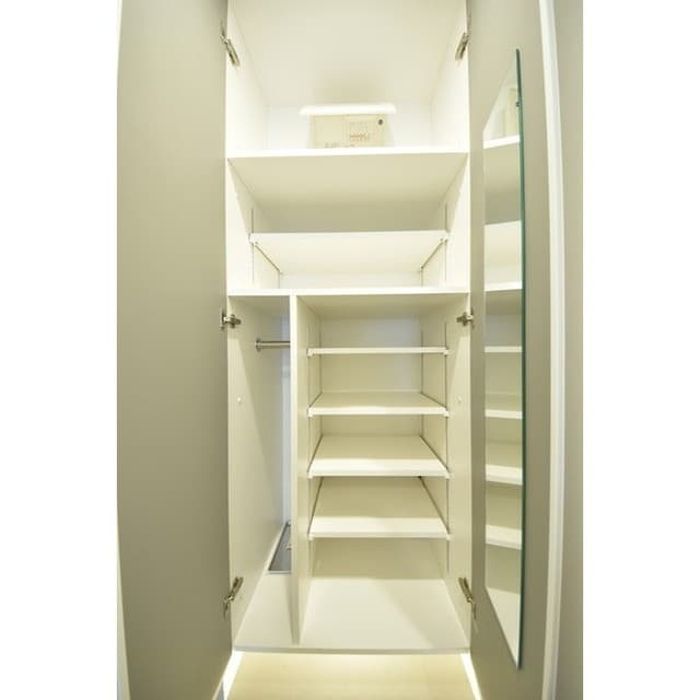 Room image 11