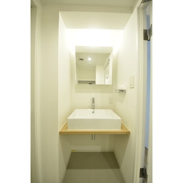 Room image 12
