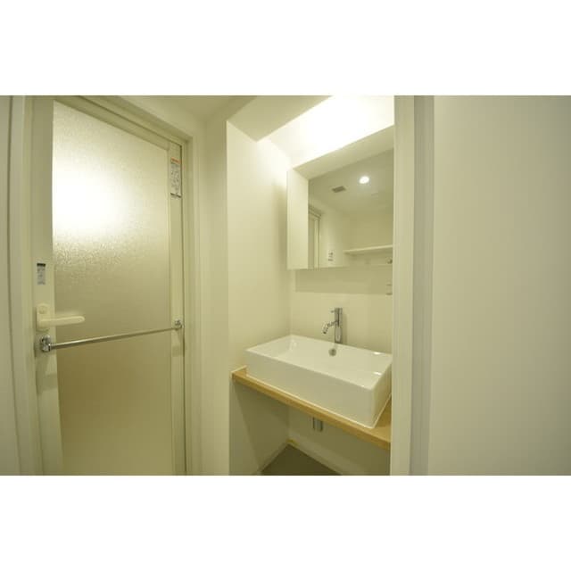 Room image 13