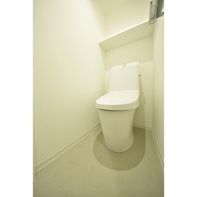 Room image 15