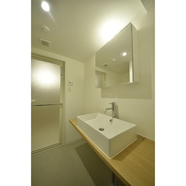 Room image 12