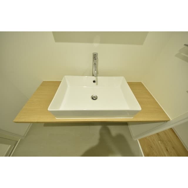 Room image 13