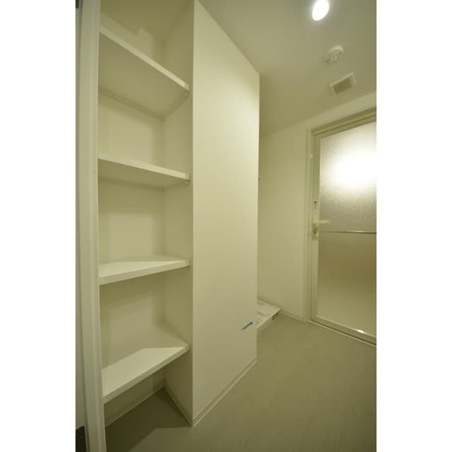 Room image 15