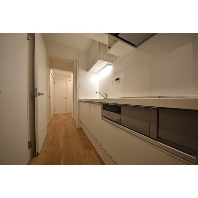 Room image 11